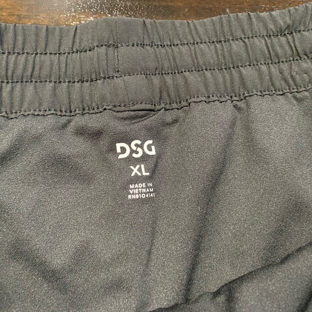 Women's DSG Mid-Rise 3" Inseam Stride Shorts Moisture Wicking New Black Sz XL - Picture 7 of 10